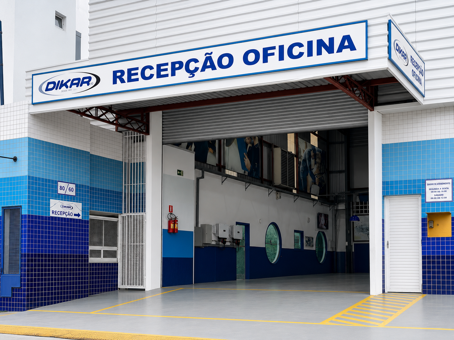 Fachada e entrada da recepção da oficina Dikar